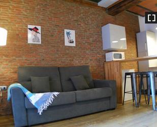 Living room of Flat to rent in  Madrid Capital  with Air Conditioner, Heating and Furnished