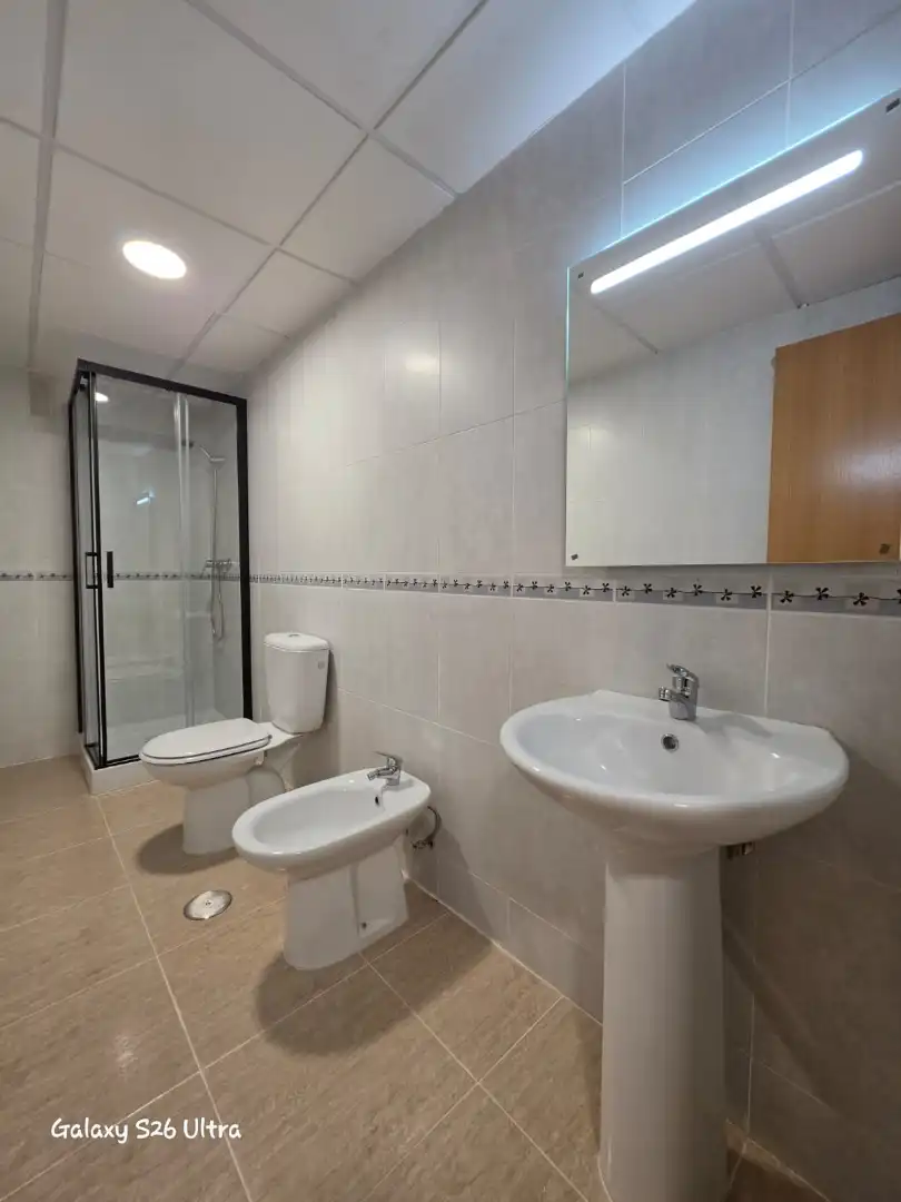 Baño de Piso de alquiler en Albatera con Trastero y Amueblado