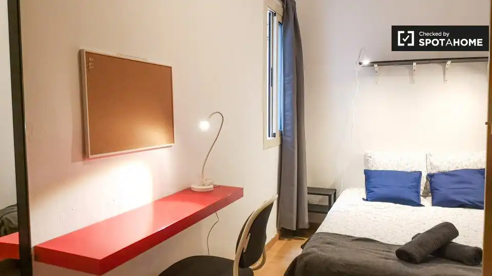 Bedroom of Flat for rent in L'Hospitalet de Llobregat  with Air Conditioner, Heating and Furnished