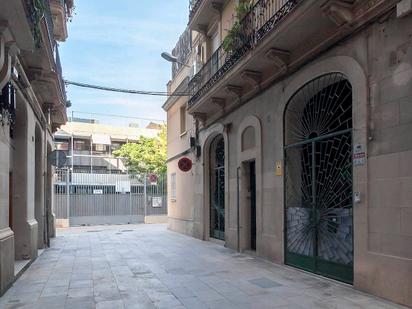 Exterior view of Attic for sale in  Barcelona Capital  with Air Conditioner and Terrace