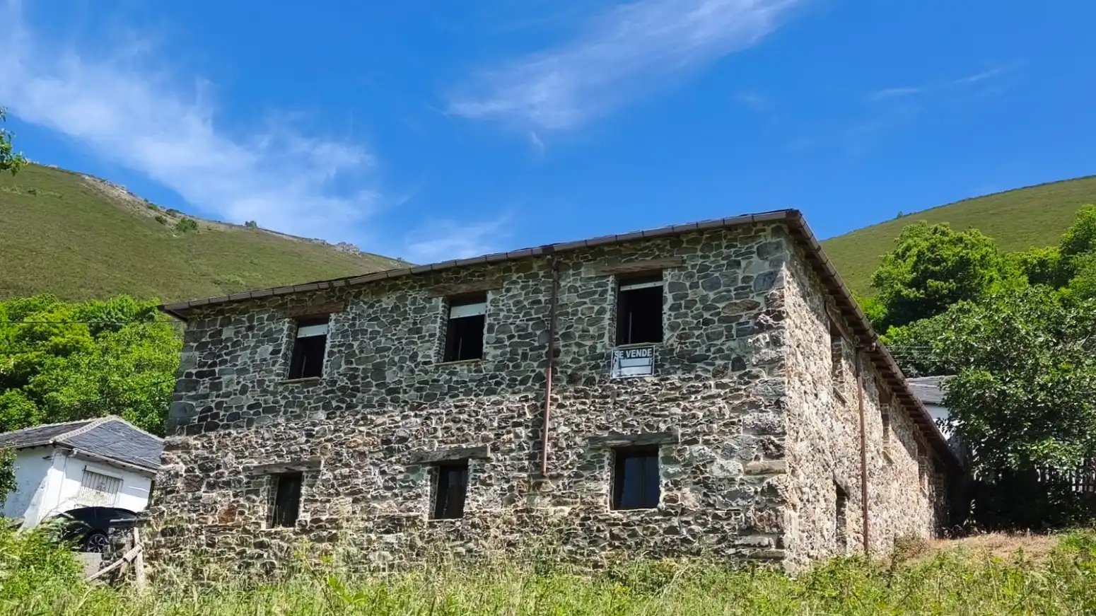 Vista exterior de Casa o xalet en venda en Degaña amb Traster