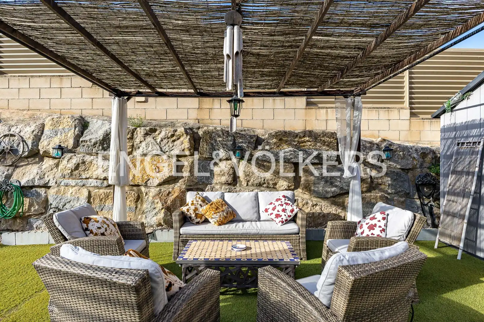 Terrassa de Casa o xalet en venda en Rubí amb Calefacció, Jardí privat i Piscina