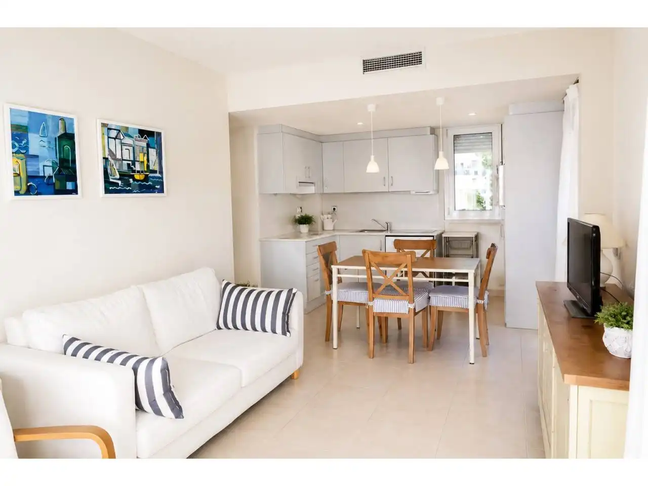Flat with terrace for sale in Avenida maria cristina 1