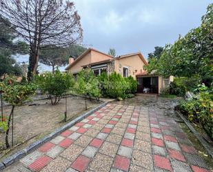 Vista exterior de Casa o xalet en venda en Moralzarzal amb Calefacció, Terrassa i Traster