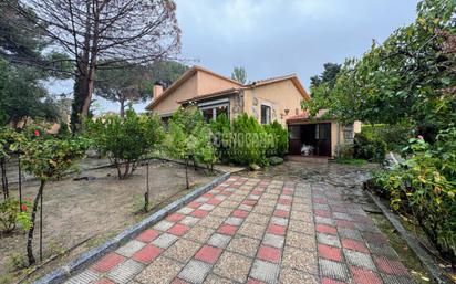 Vista exterior de Casa o xalet en venda en Moralzarzal amb Calefacció, Terrassa i Traster