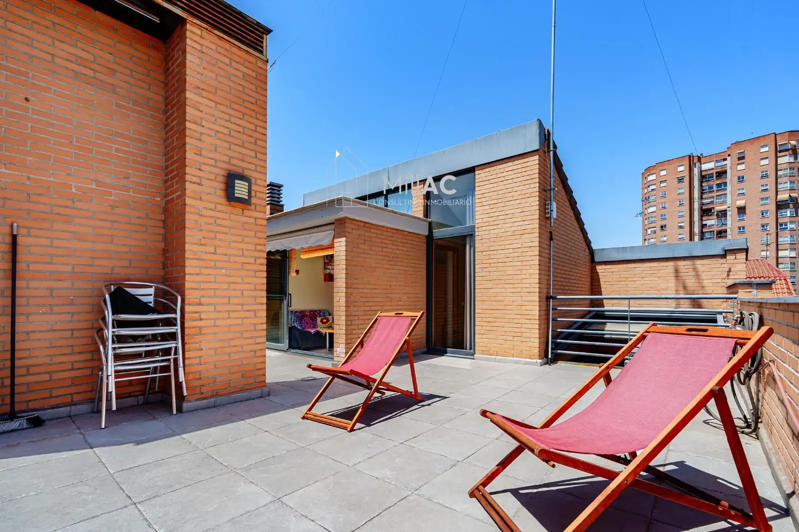 Terraza de Casa adosada en venta en Madrid con Aire acondicionado, Calefacción y Jardín privado