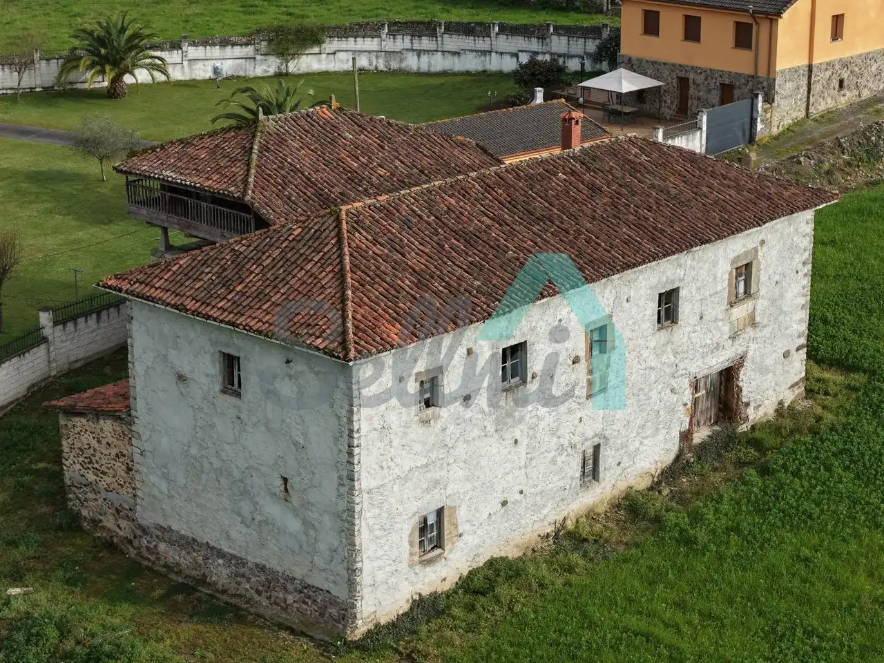 Casa o xalet en venda a Llamas, Salas