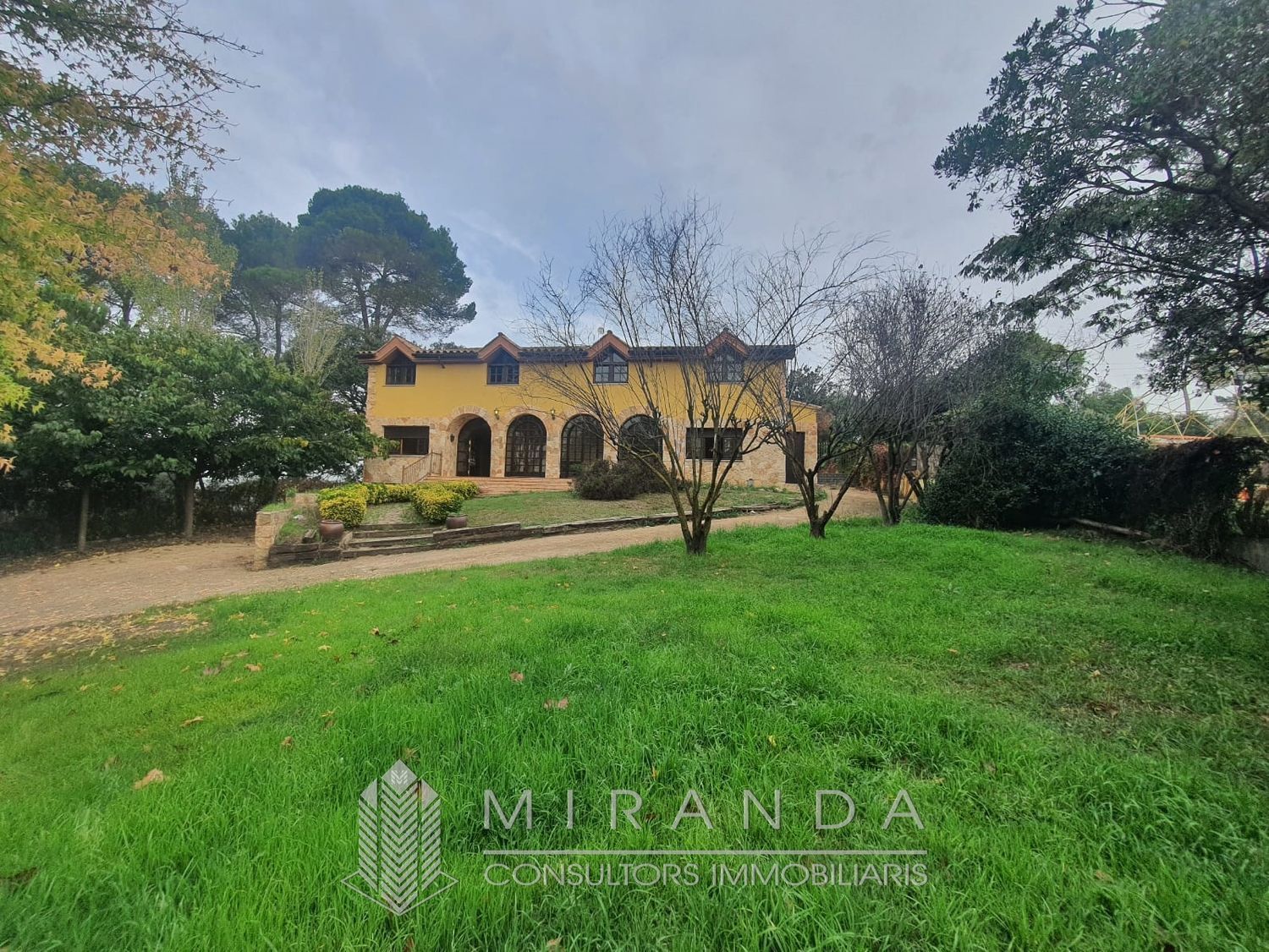 Vista exterior de Finca rústica en venda en Palau-solità i Plegamans amb Terrassa i Traster