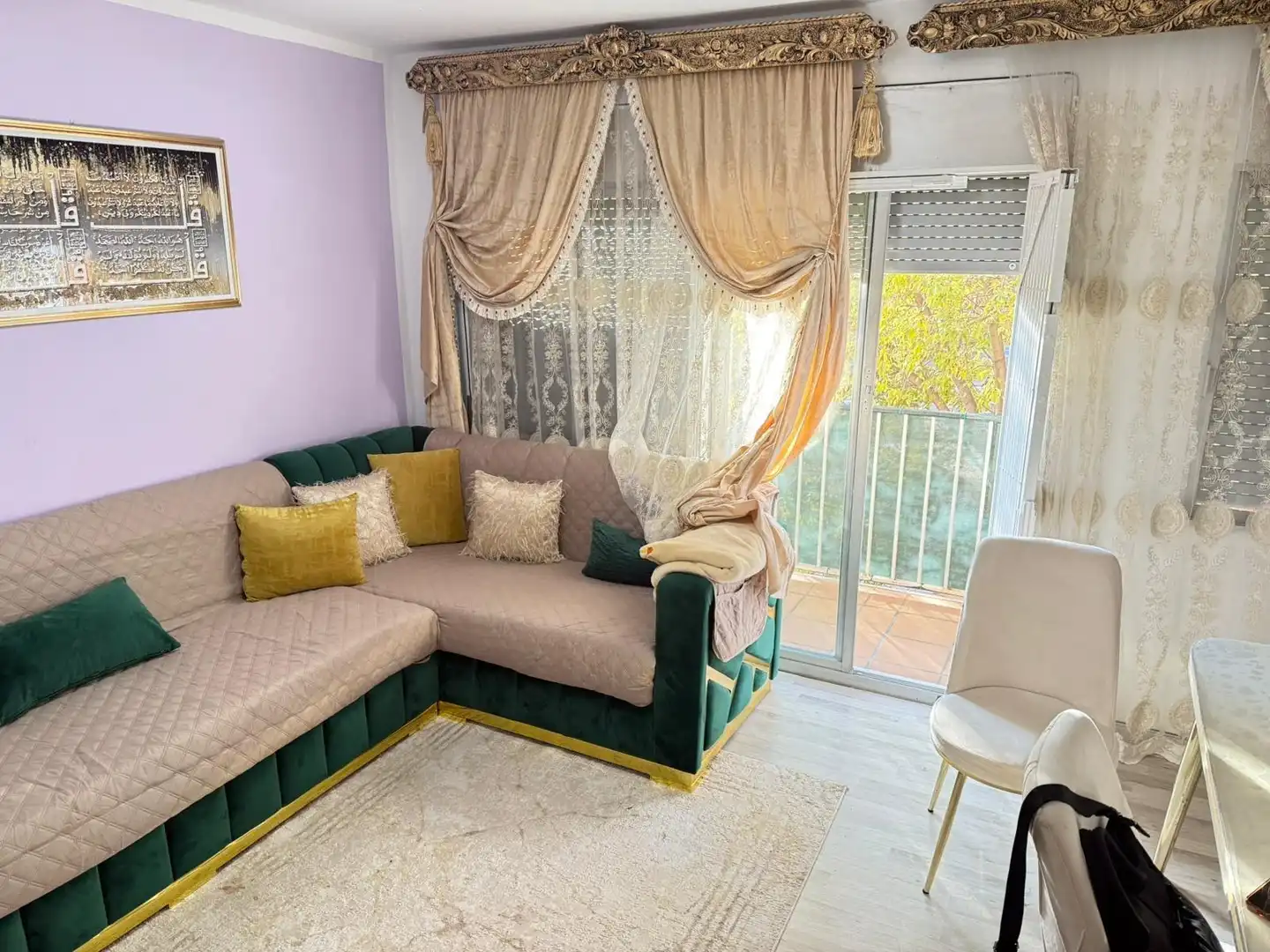 Living room of Flat for sale in Terrassa  with Air Conditioner, Parquet flooring and Furnished