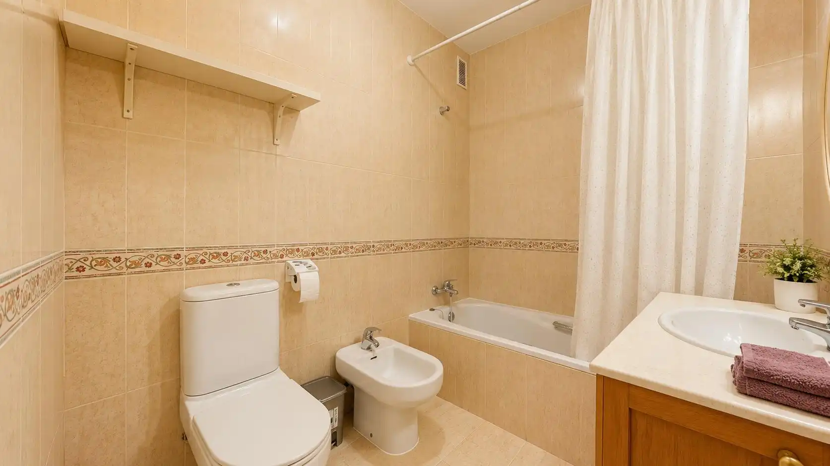 Baño de Piso en venta en Vícar con Aire acondicionado, Calefacción y Trastero
