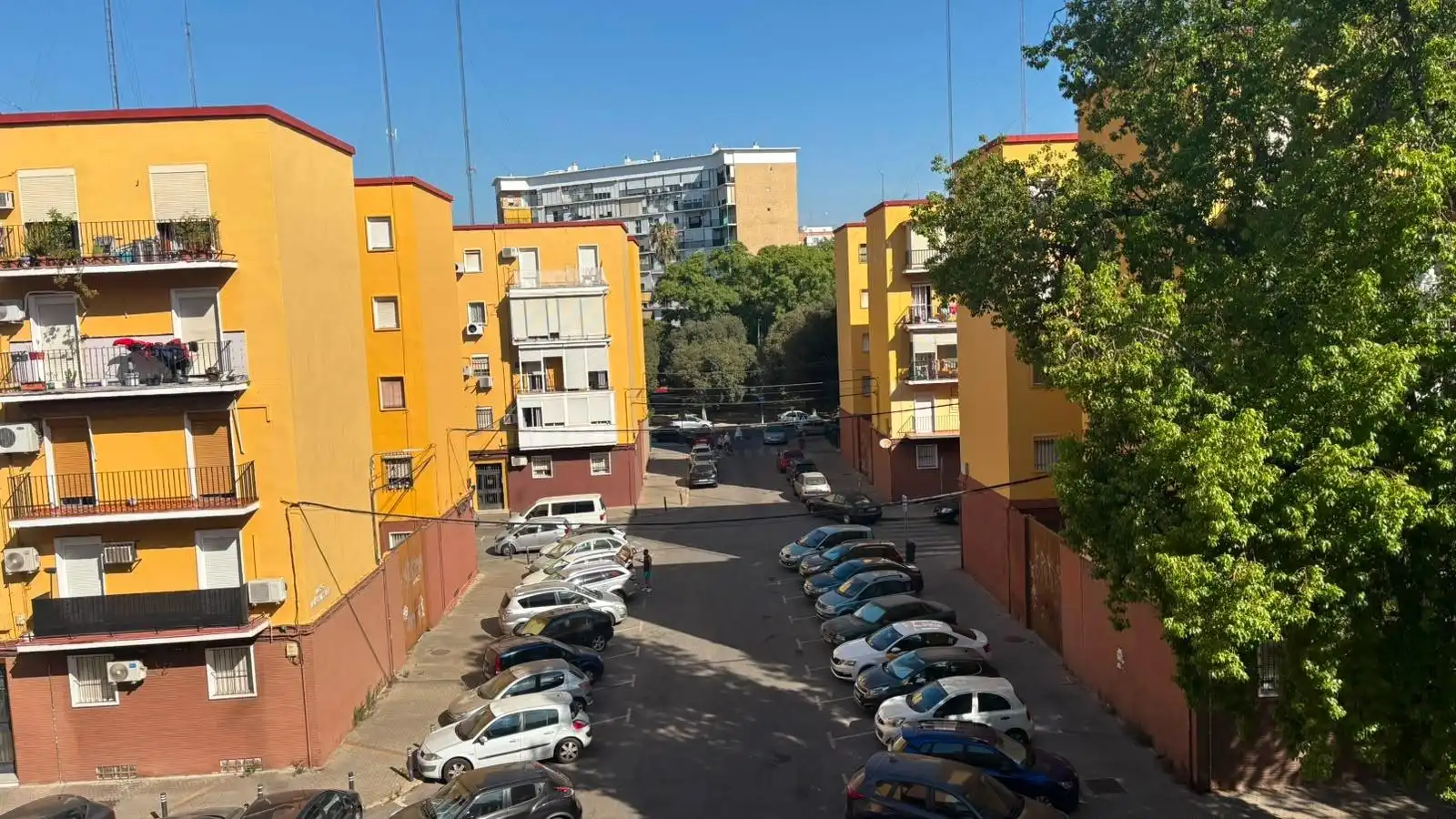 Parking of Flat for sale in Sevilla  with Air Conditioner, Terrace and Furnished