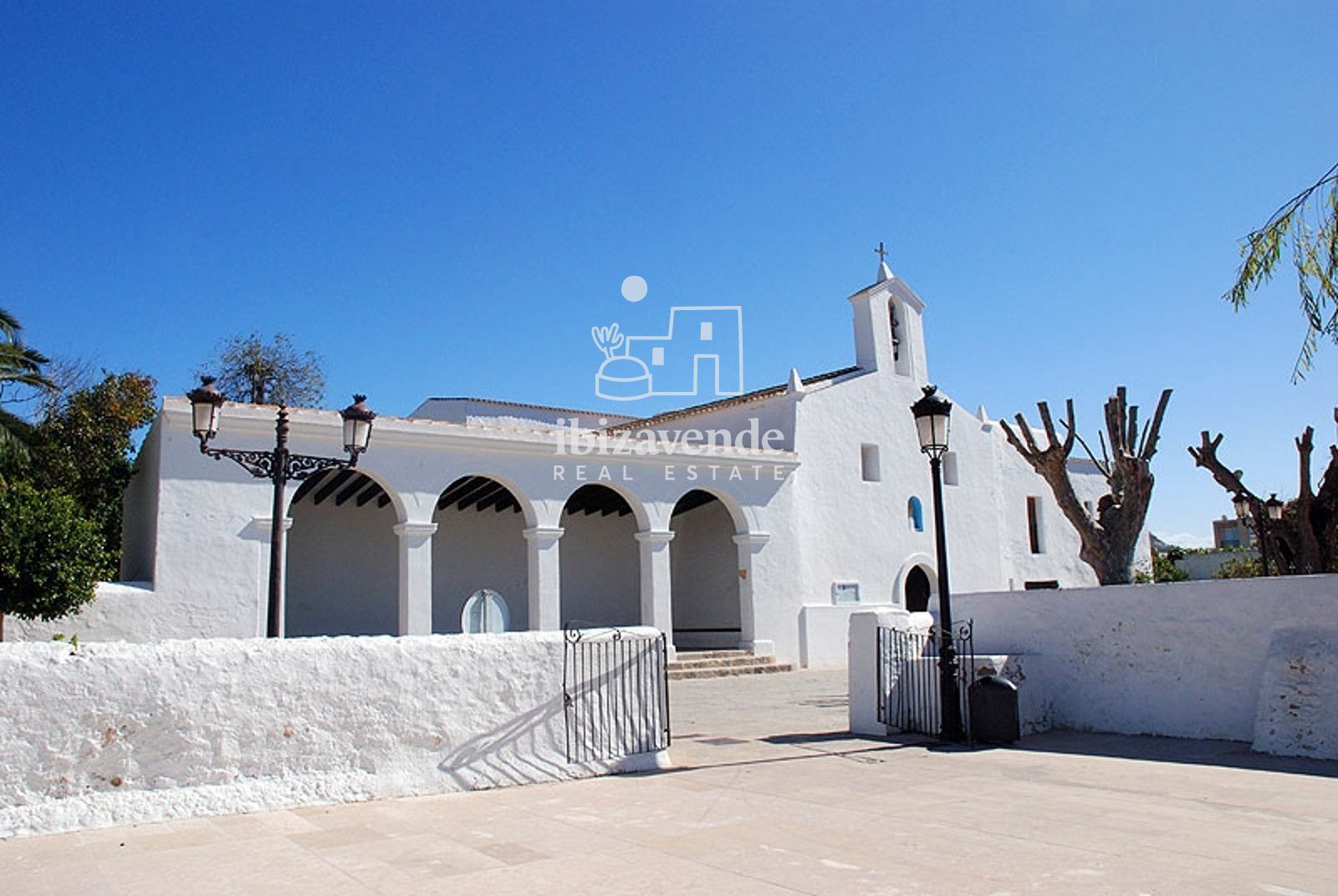 Vista exterior de Pis de lloguer en Santa Eulària des Riu amb Terrassa, Piscina i Moblat
