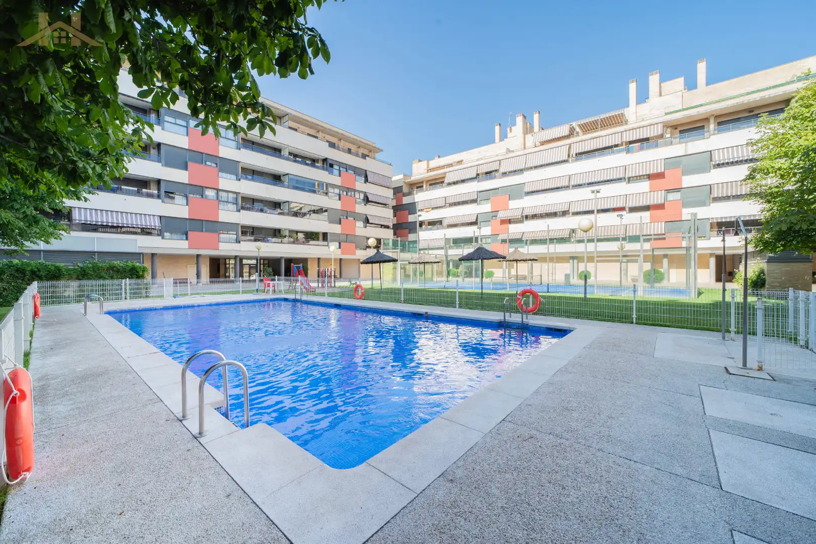 Schwimmbecken von Wohnung zum Verkauf in Leganés mit Klimaanlage, Heizung und Terrasse
