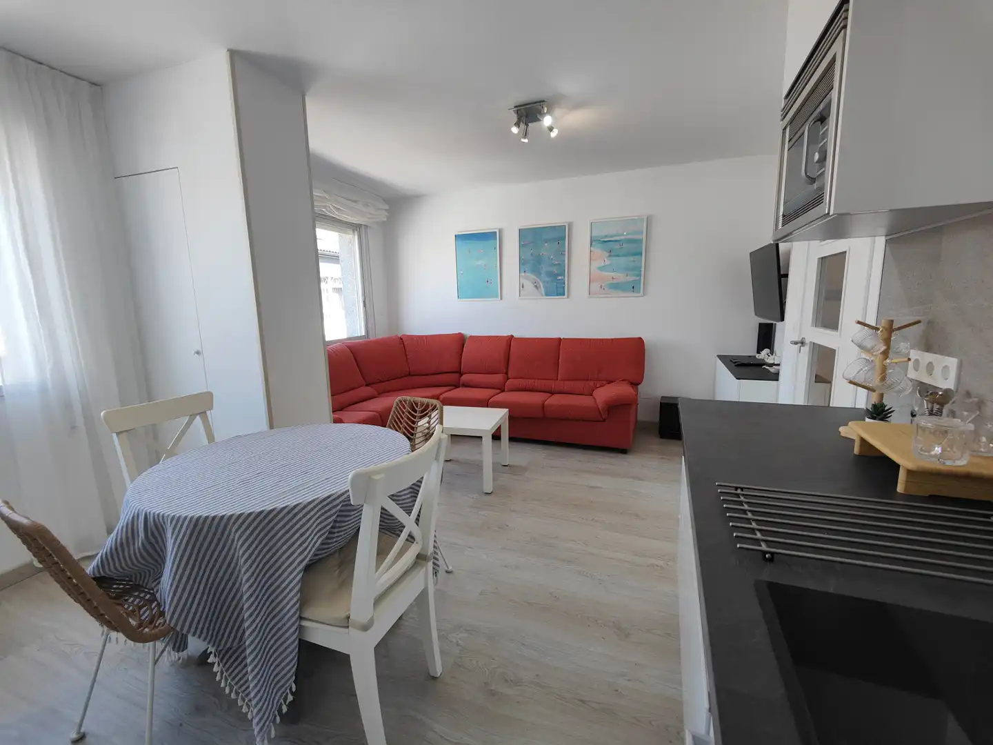 Living room of Flat for sale in Rianxo  with Parquet flooring, Furnished and Oven
