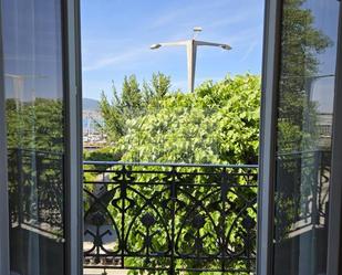Dormitori de Pis de lloguer en Vigo  amb Calefacció i Balcó