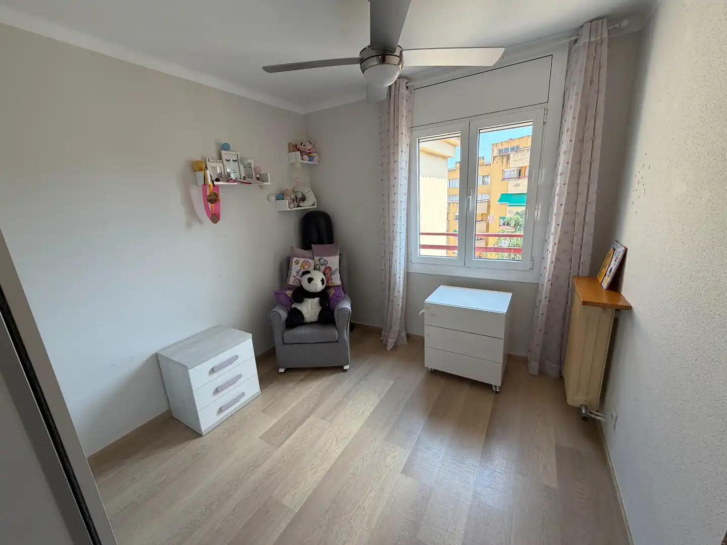 Habitación de Dúplex en venta en Olot con Calefacción, Terraza y Balcón