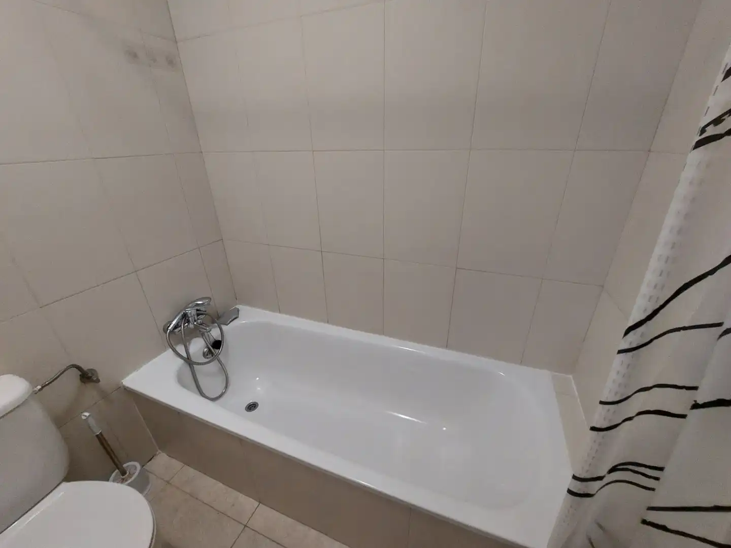 Baño de Apartamento en venta en Tàrrega con Calefacción, Trastero y Amueblado