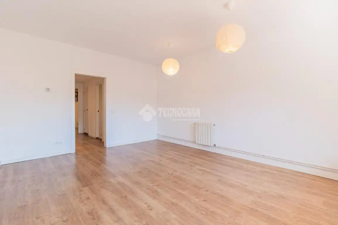 Flat with terrace for sale in Centre - Estació, imagen 6