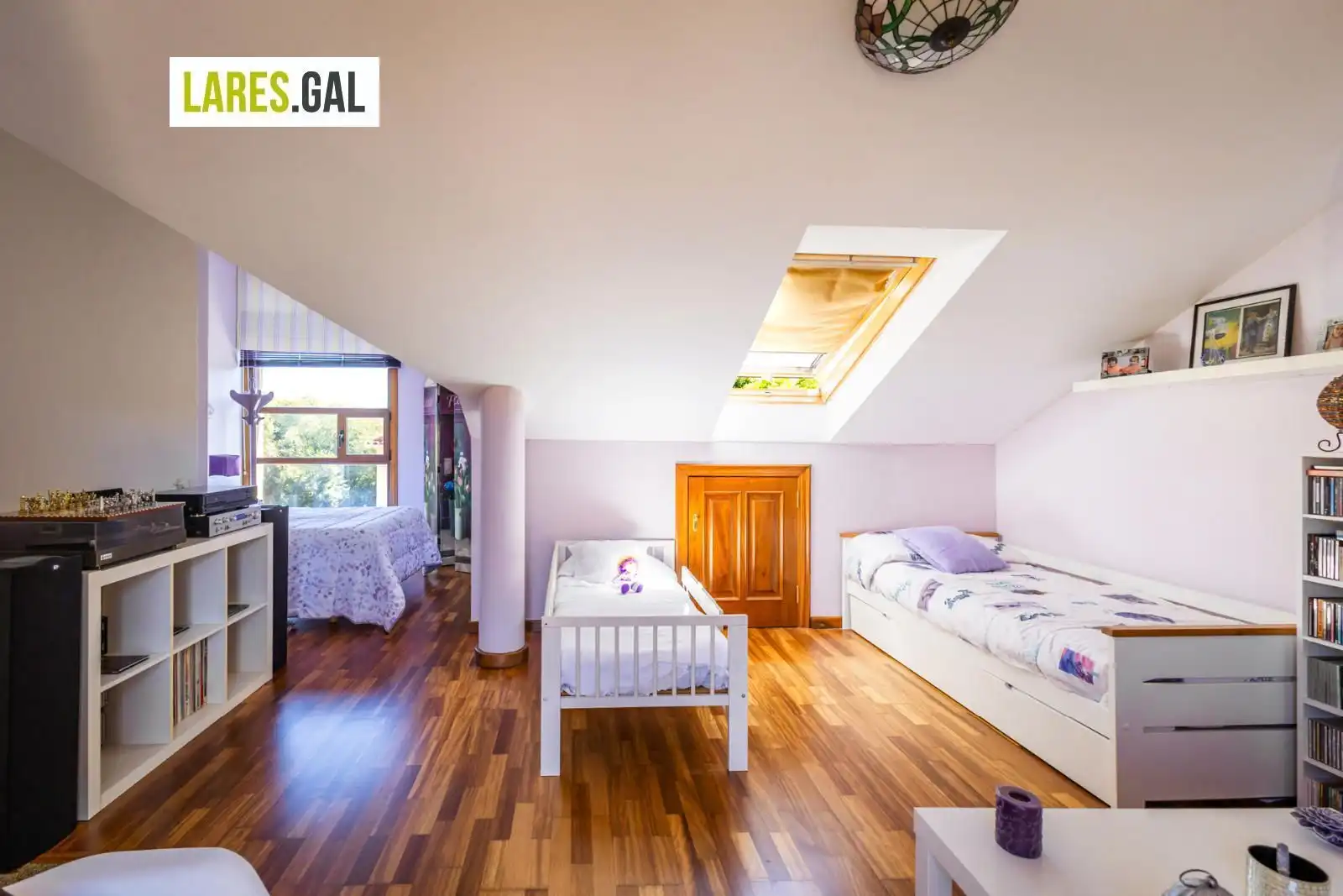 Schlafzimmer von Einfamilien-Reihenhaus zum Verkauf in Cangas  mit Heizung, Terrasse und Abstellraum