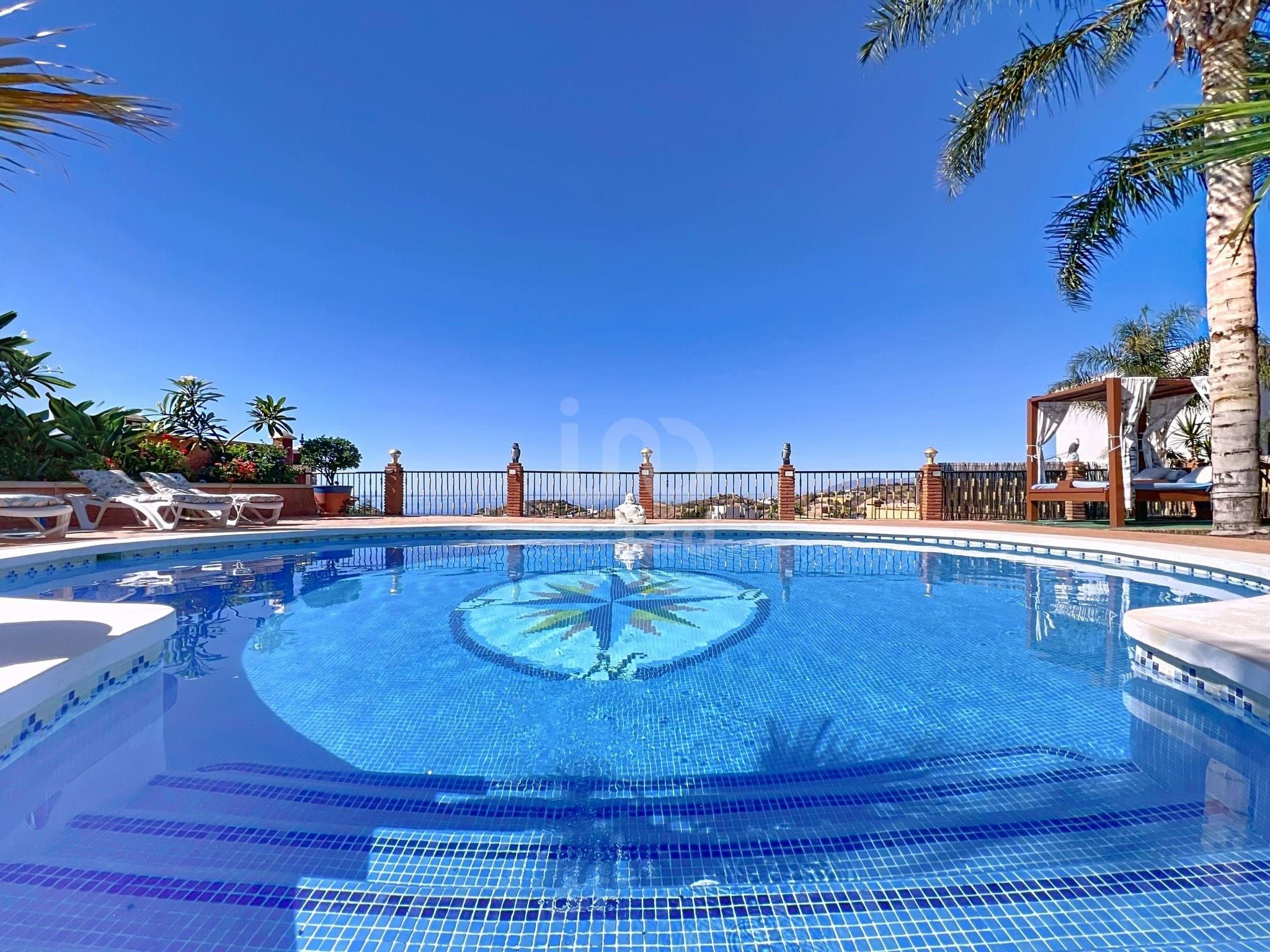 Swimming pool of Single-family semi-detached for sale in Rincón de la Victoria  with Air Conditioner, Heating and Terrace