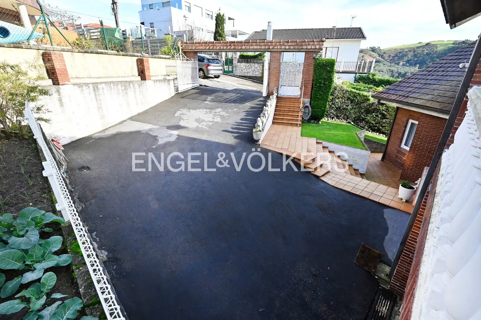 Vista exterior de Casa o xalet en venda en Bareyo amb Calefacció, Jardí privat i Terrassa