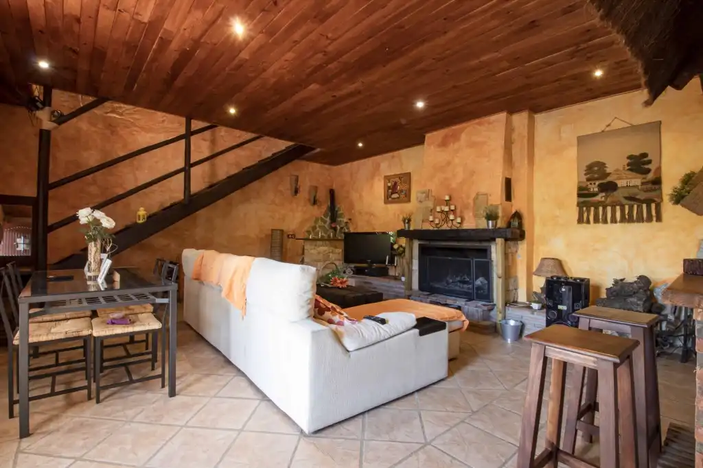 Casa rústica con piscina en venta en Riogordo, imagen 14
