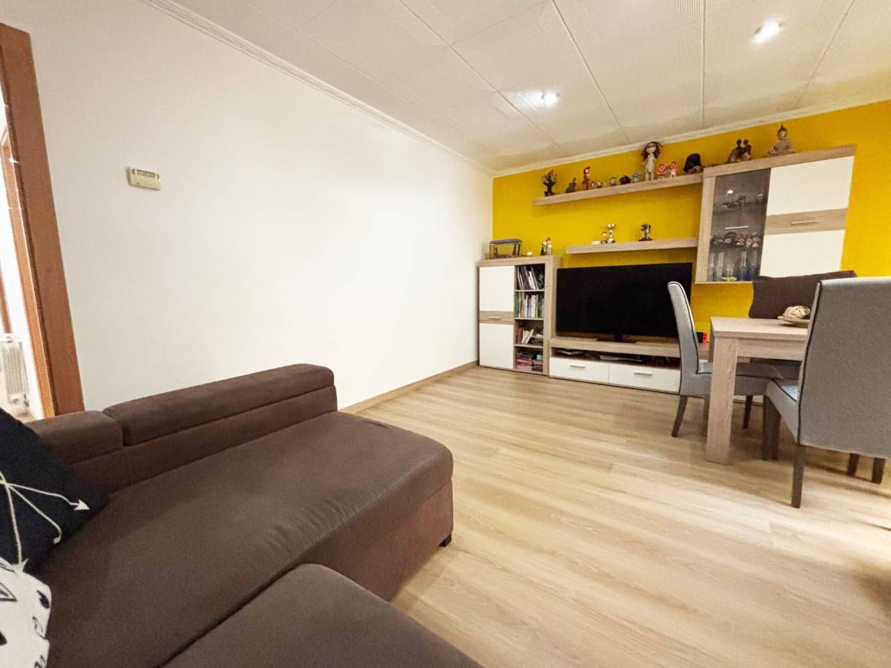 Sala d'estar de Pis en venda en Terrassa amb Calefacció i Parquet