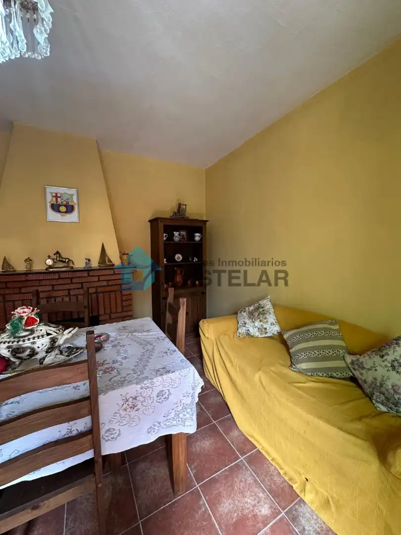 Sala d'estar de Casa o xalet en venda en Oliva de la Frontera amb Moblat