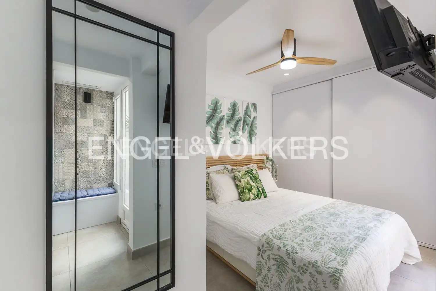 Dormitori de Apartament de lloguer en Valencia amb Aire condicionat, Calefacció i Moblat