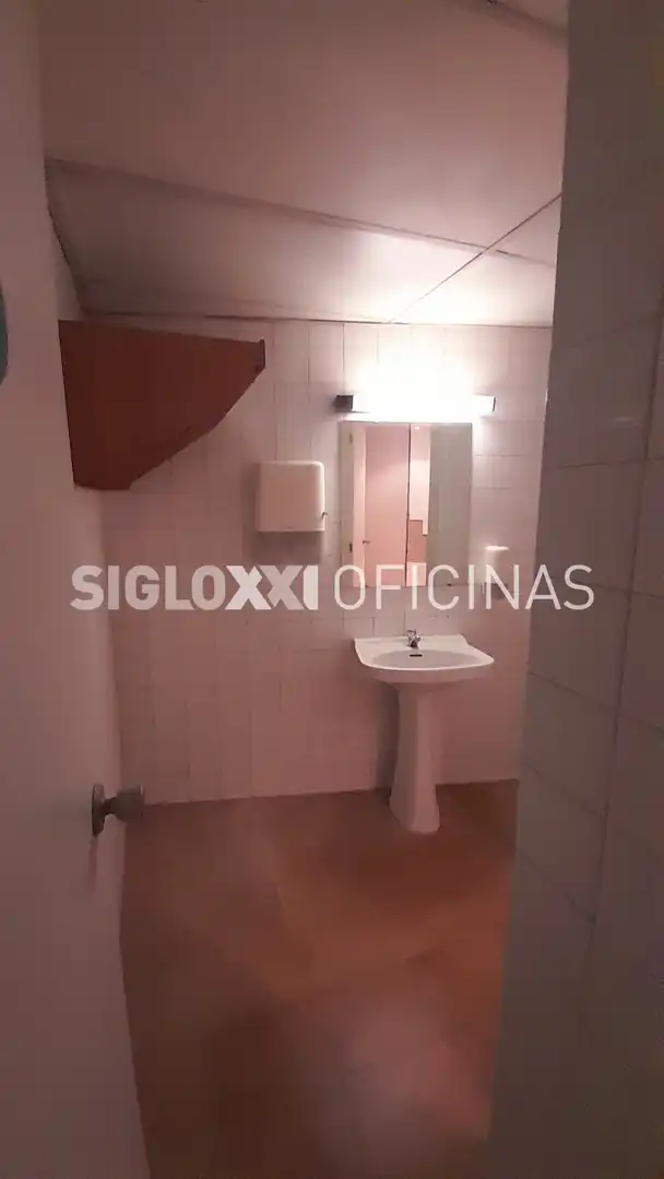 Baño de Oficina de alquiler en Barcelona