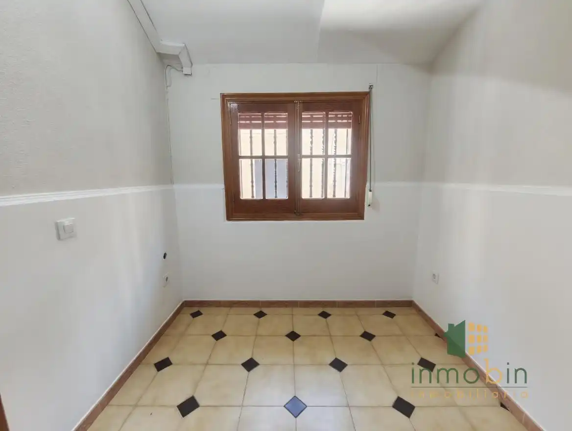 Habitación de Planta baja en venta en Don Benito con Aire acondicionado, Terraza y Trastero