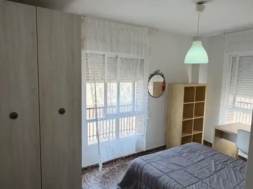 Schlafzimmer von Wohnung zur Miete in  Murcia Capital mit Klimaanlage und Balkon