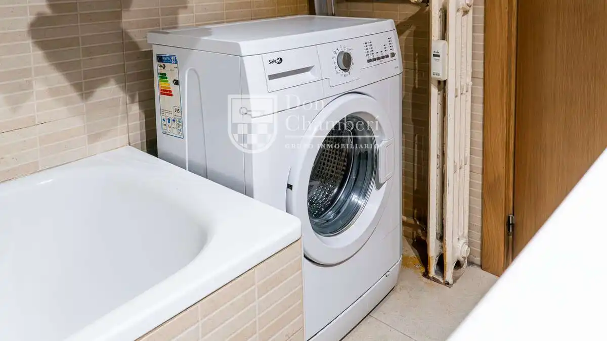 Baño de Piso en venta en Madrid con Aire acondicionado, Calefacción y Amueblado