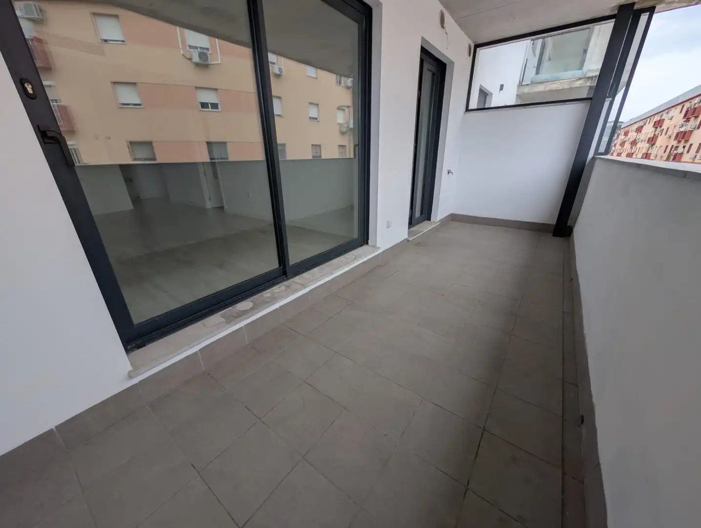 Terrasse von Wohnung zur Miete in Camas mit Klimaanlage, Heizung und Terrasse