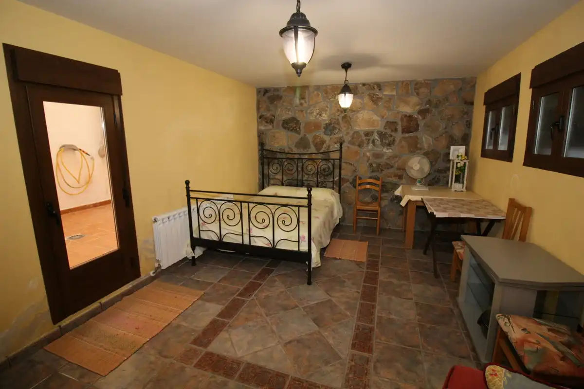 Casa o xalet en venda en Pedro Bernardo amb Calefacció, Terrassa i Moblat