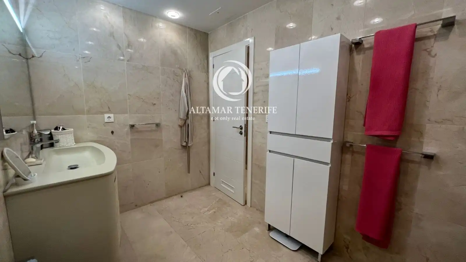 Apartamento con piscina en venta en Costa Adeje, imagen 28