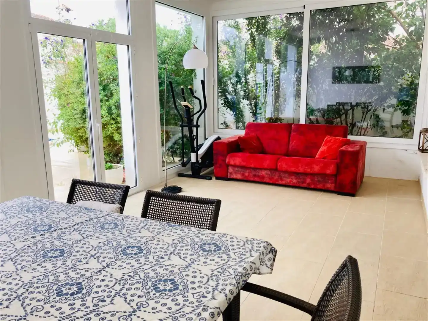 Wohnzimmer von Wohnung zum Verkauf in Peni