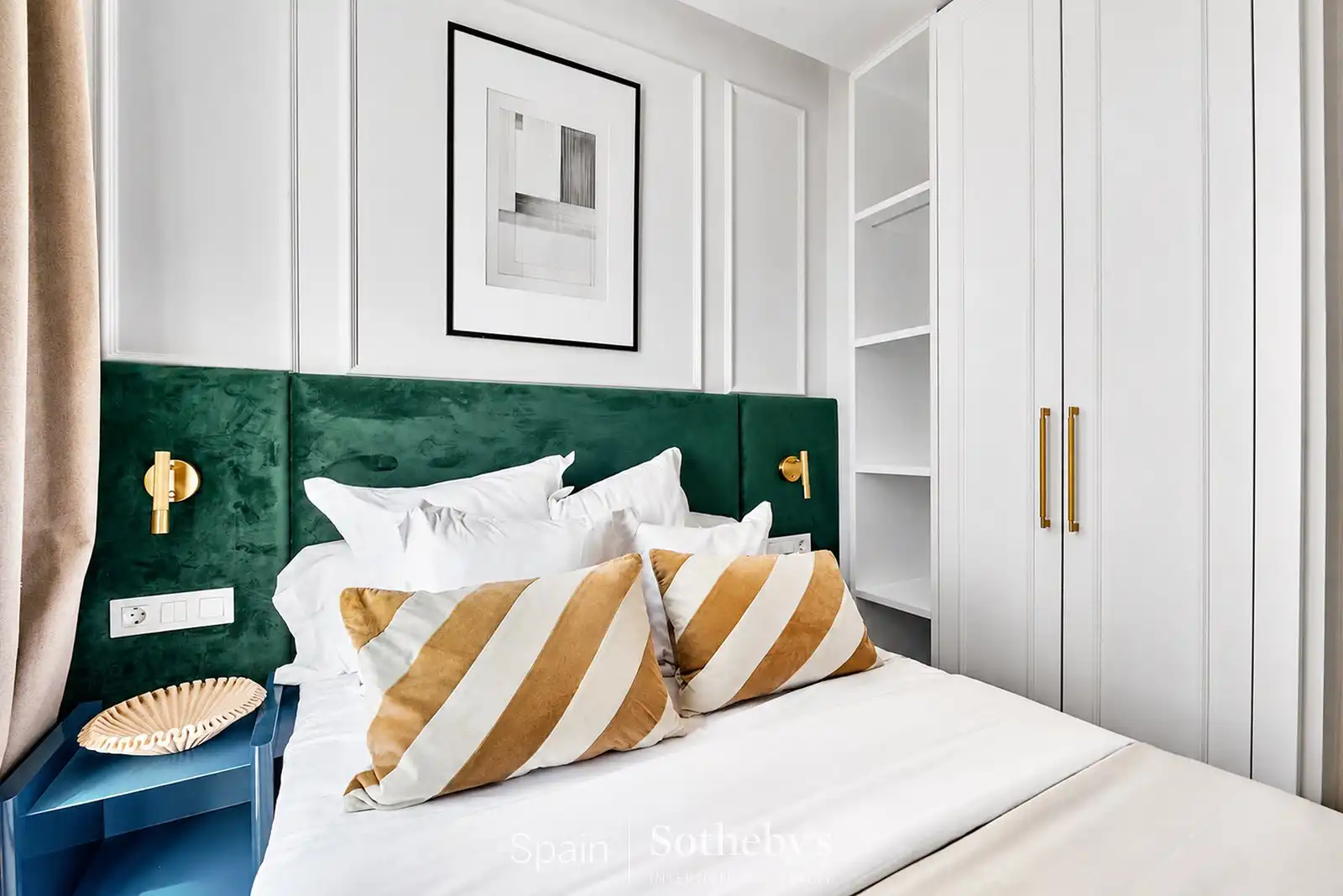 Dormitori de Apartament en venda en Madrid amb Aire condicionat, Calefacció i Terrassa