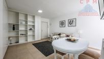 Sala d'estar de Estudi en venda en  Madrid Capital amb Aire condicionat, Calefacció i Parquet