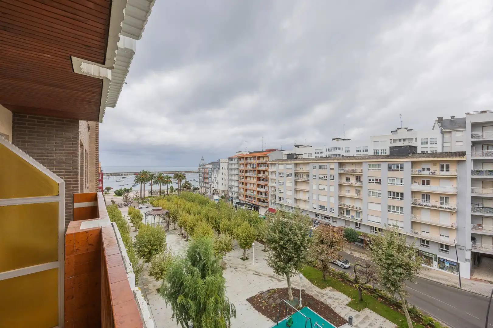 Flat with terrace for sale in Calle República Argentina