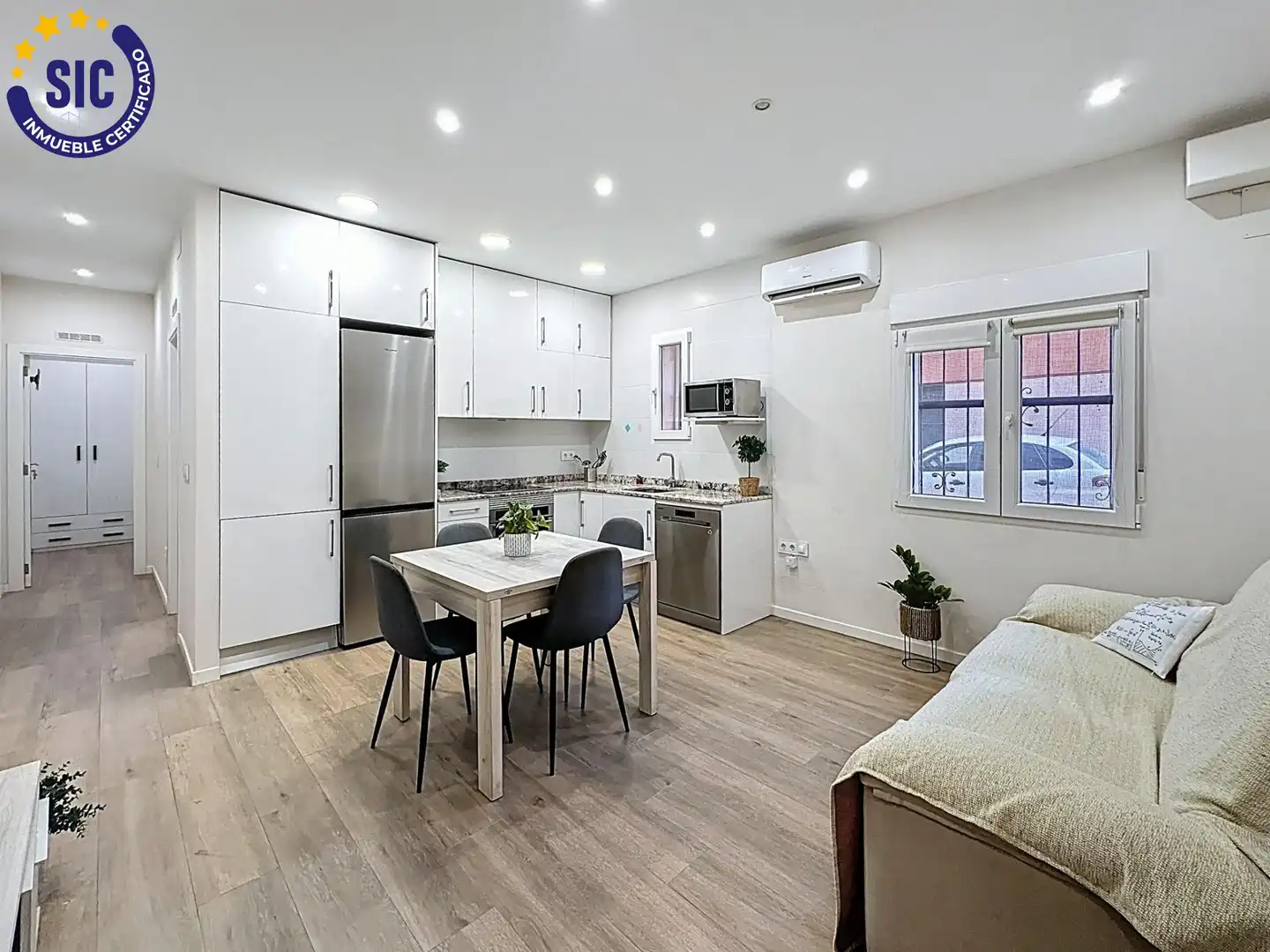 Kitchen of Flat for sale in Valencia  with Air Conditioner, Heating and Furnished
