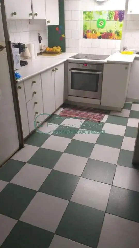 Cocina de Piso en venta en Vigo  con Calefacción, Terraza y Balcón