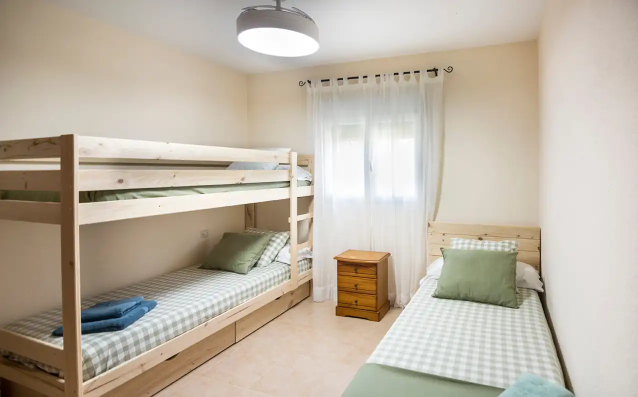 Habitación de Casa o chalet de alquiler en Chiclana de la Frontera con Piscina y Amueblado