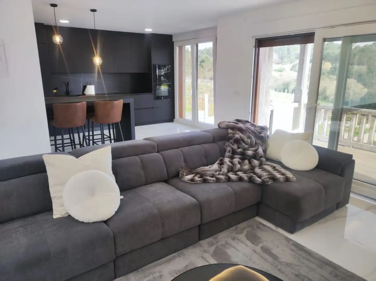 Living room of Flat for rent in Sanxenxo  with Air Conditioner, Heating and Terrace