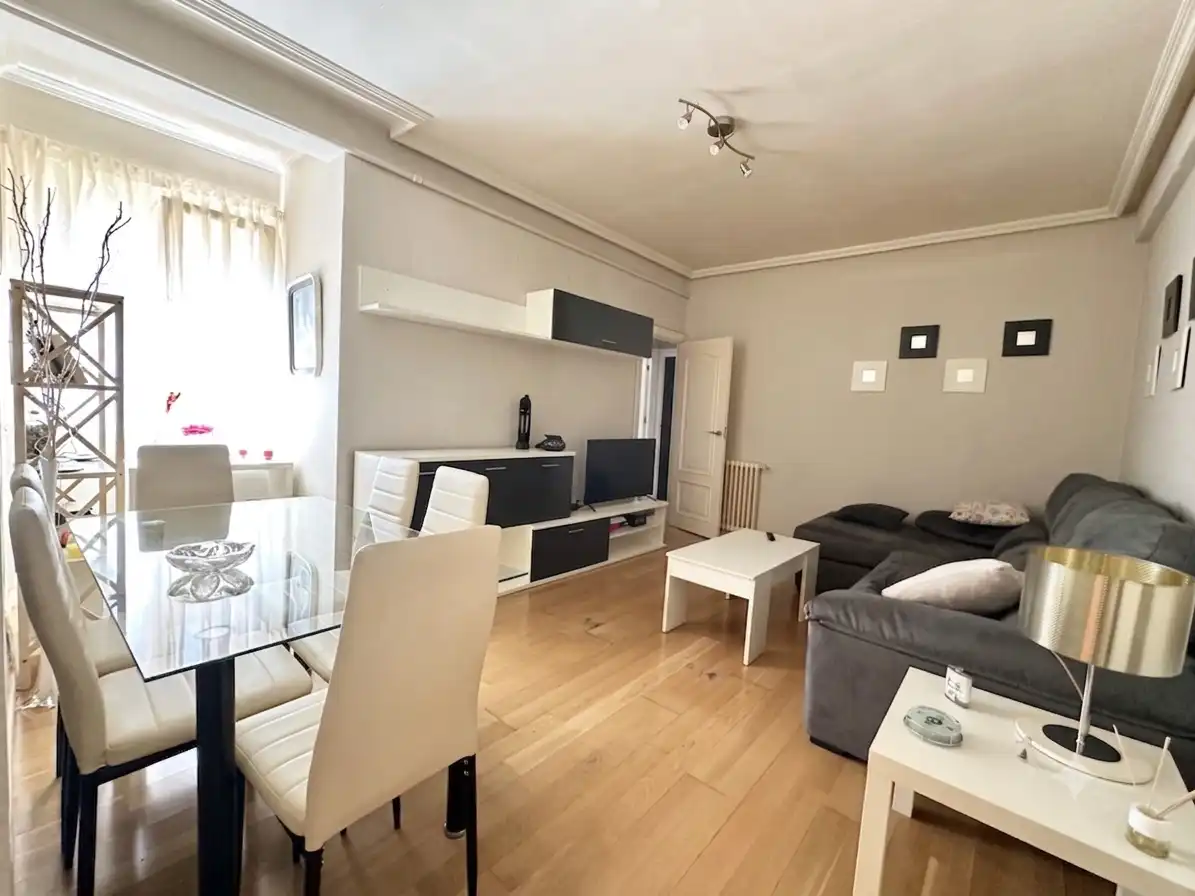 Living room of Flat for sale in Valladolid  with Heating and Furnished