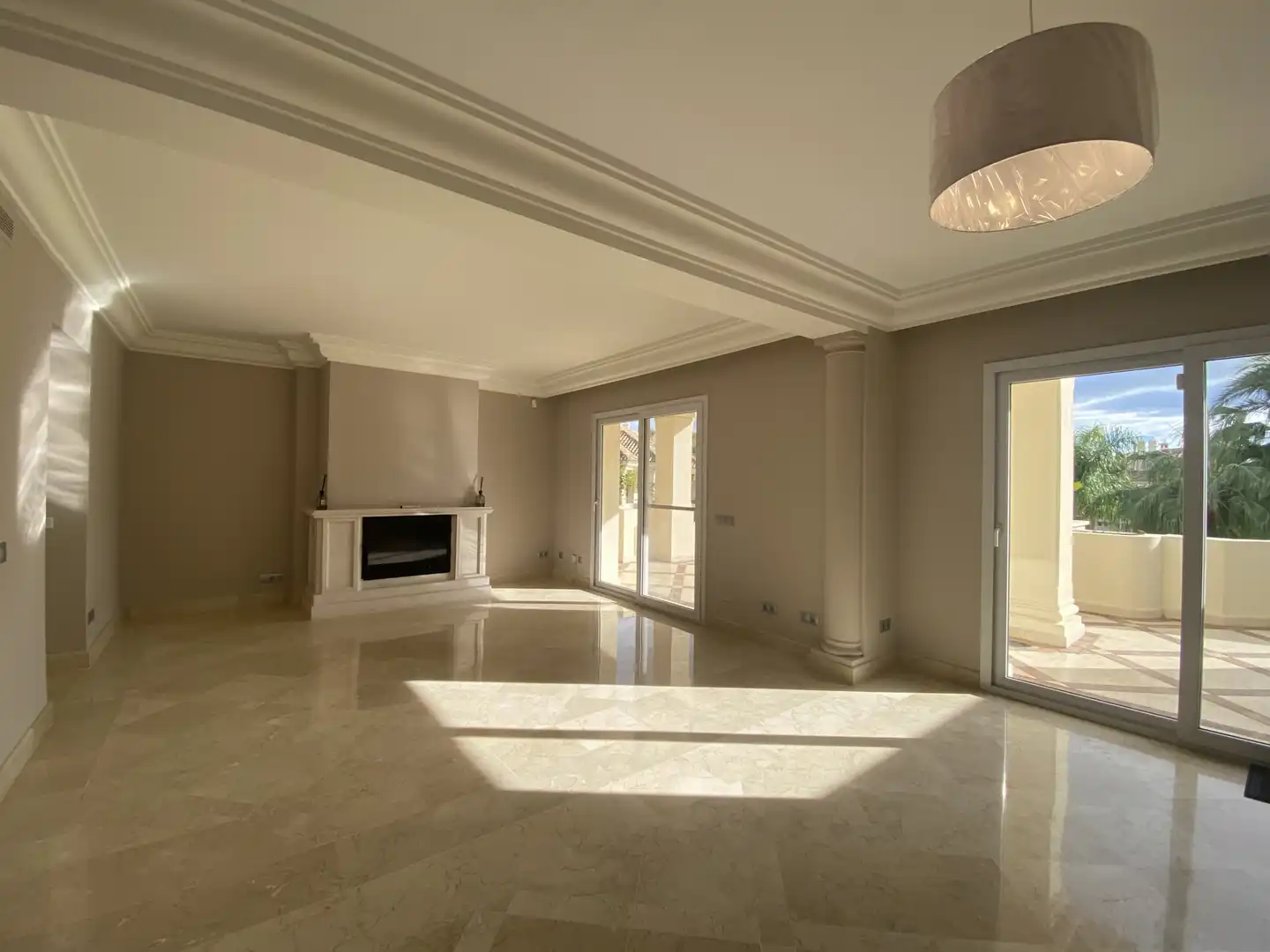 Penthouse with pool for sale in Nueva Andalucía, imagen 3