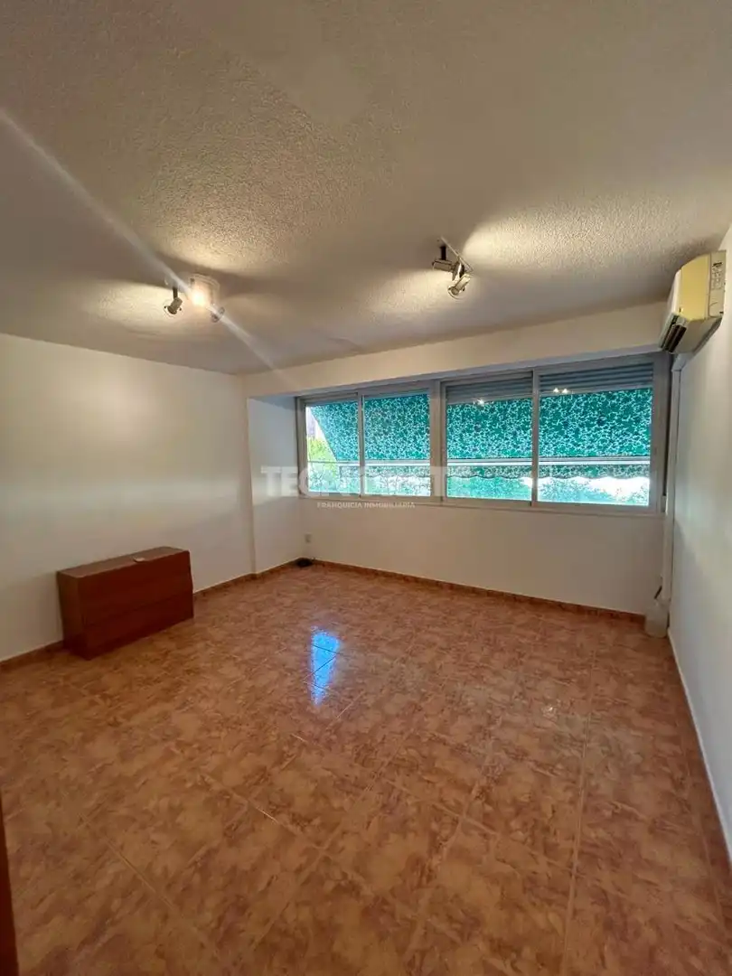 Habitación de Piso en venta en Madrid con Aire acondicionado y Balcón