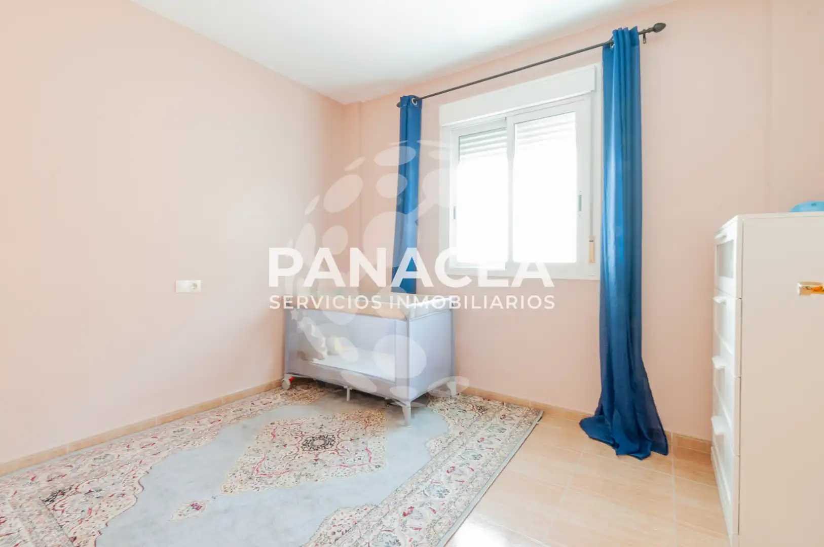 Habitación de Piso en venta en Vícar con Amueblado, Microondas y TV