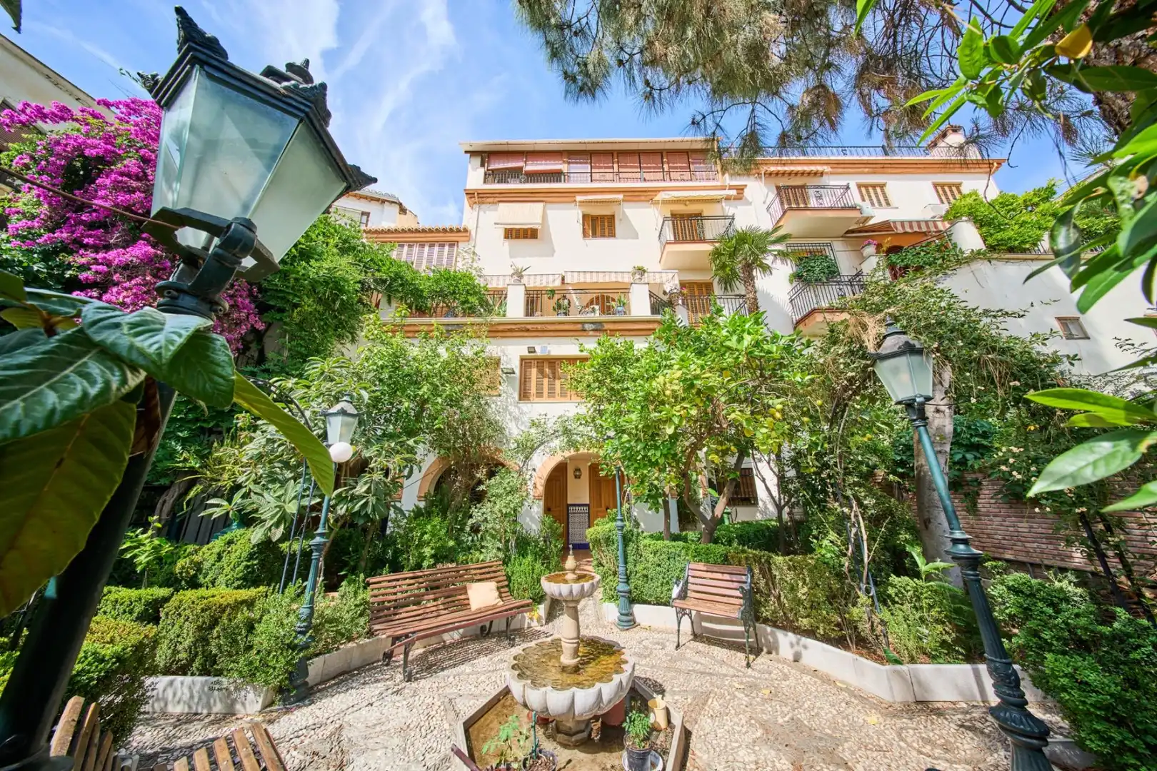 Vista exterior de Casa o chalet en venta en Granada con Aire acondicionado, Calefacción y Jardín privado