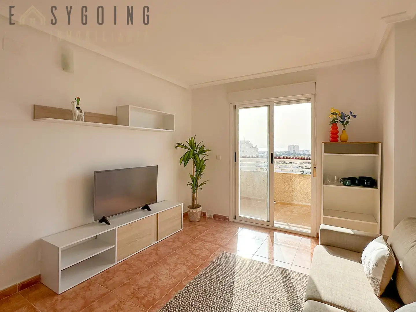 Sala de estar de Apartamento en venta en Torrevieja con Terraza y Piscina comunitaria